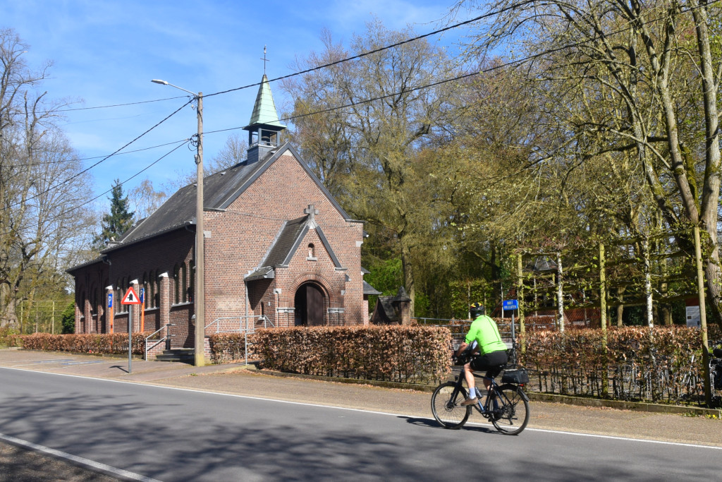 Koersels Kapelleke, een plek waar al generaties lang hoop en troost samenkomen.