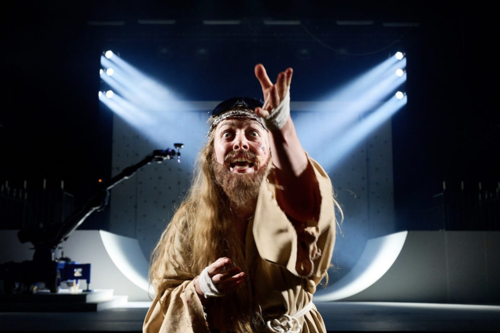 Een beeld uit ‘Sancta’, een productie van Opera Ballet Vlaanderen.