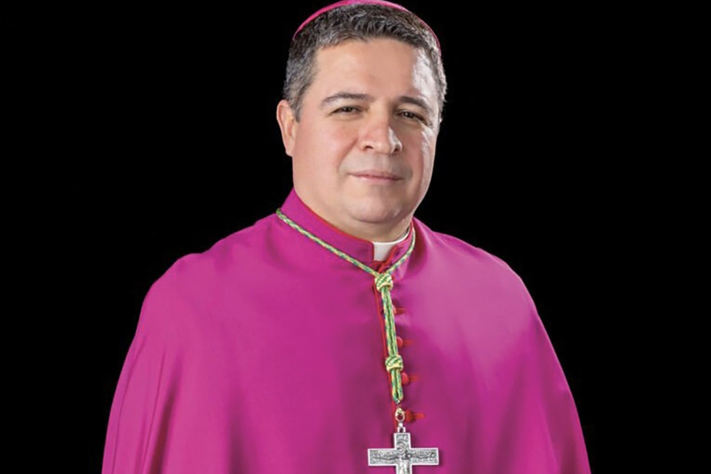 Evelio Menjivar-Ayala is de eerste in El-Salvador geboren bisschop in de Verenigde Staten.