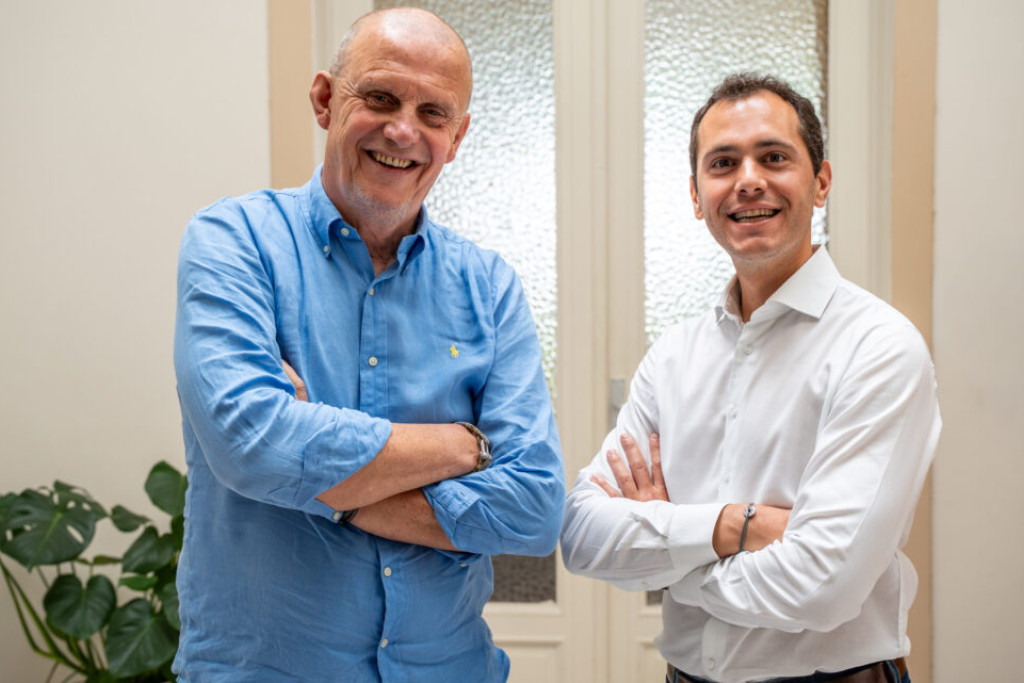 Luc Van Haute geeft het stokje na drie jaar door aan Samuel Cogolati (37). Luc Van Haute en Samuel Cogolati.