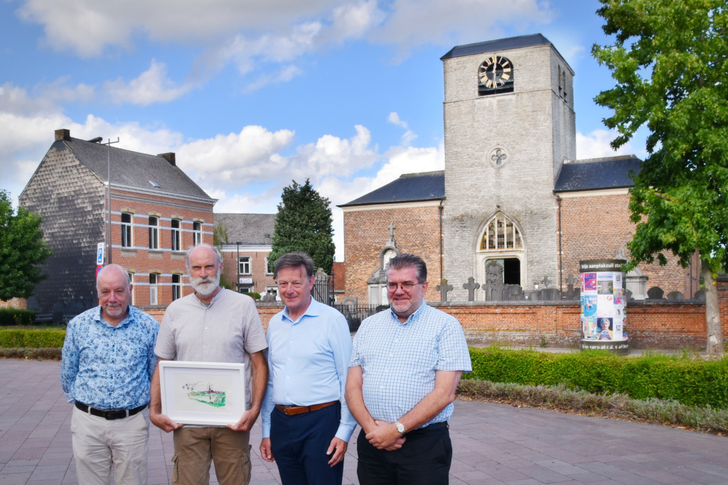 In de schaduw van de Sint-Amanduskerk, nog altijd zonder torenspits, werkten de initiatiefnemers een programma uit voor de Heffense Dag van Verbinding.