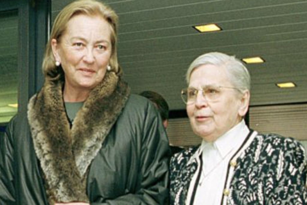 Zuster Leontine met koningin Paola.