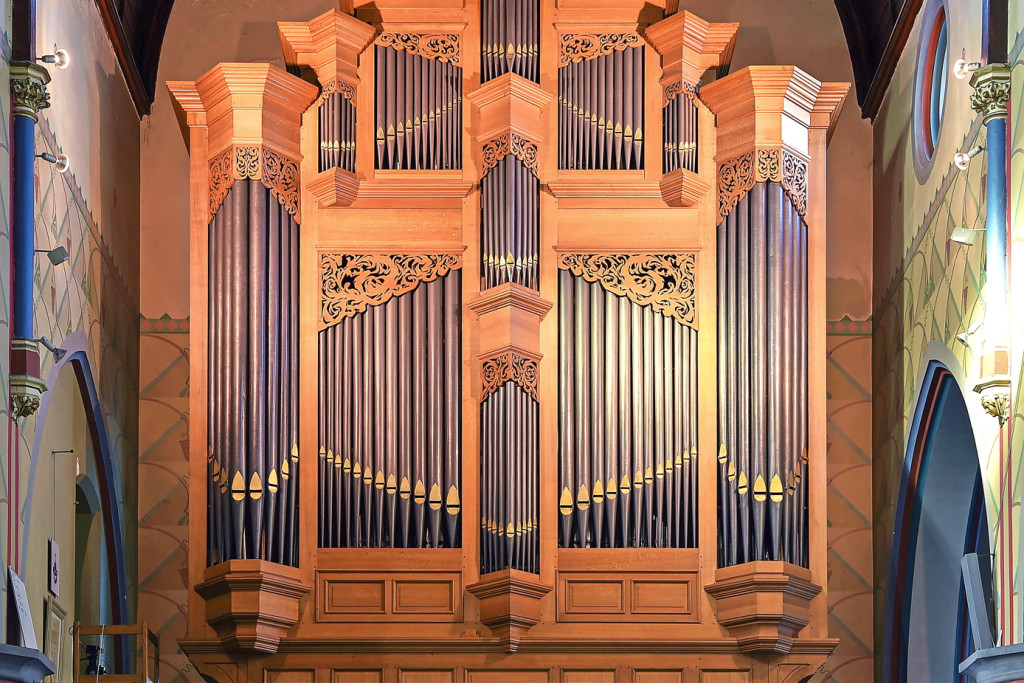 Het orgel van de Sint-Monulphus- en Gondulphuskerk in Achel werd dertig jaar geleden gebouwd, maar maakt gebruik van een eeuw ouder pijpwerk. © Luk Bastiaens
