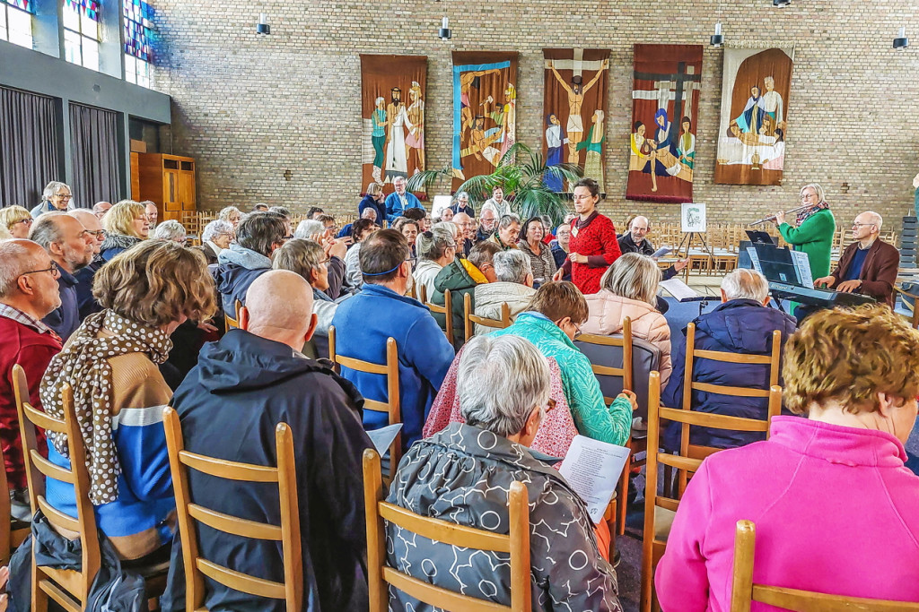 Verbindend zingen in het Trudocentrum. De pastorale eenheid experimenteert met Verbindend zingen in het Trudocentrum. De pastorale eenheid experimenteert met meerdere nieuwe vormen van samenkomen. © RV