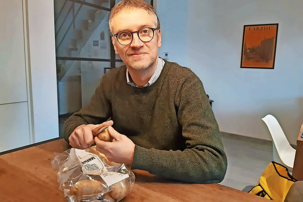 Frédéric Caulier: „Ook aardappelen schillen, kun je met toewijding doen.” © Fréderic Caulier