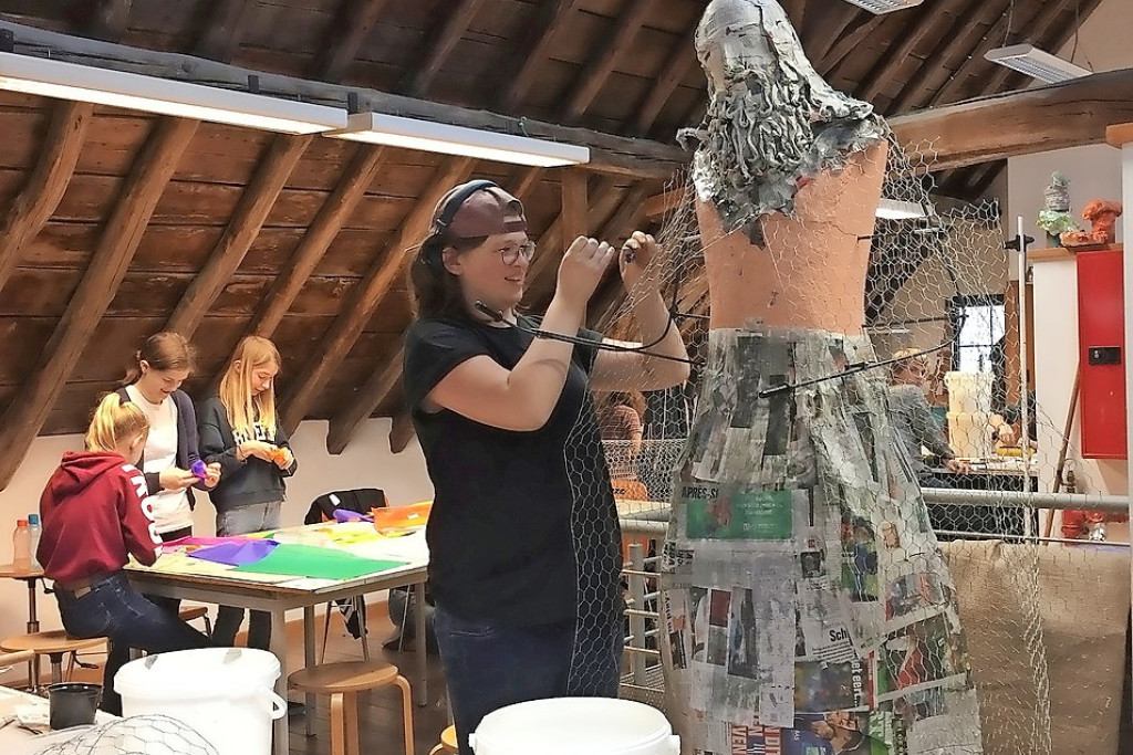Studenten van de academie zijn druk in de weer met het creëren van kunstwerken. © Hagelandse Acedemie voor Beeldende Kunst