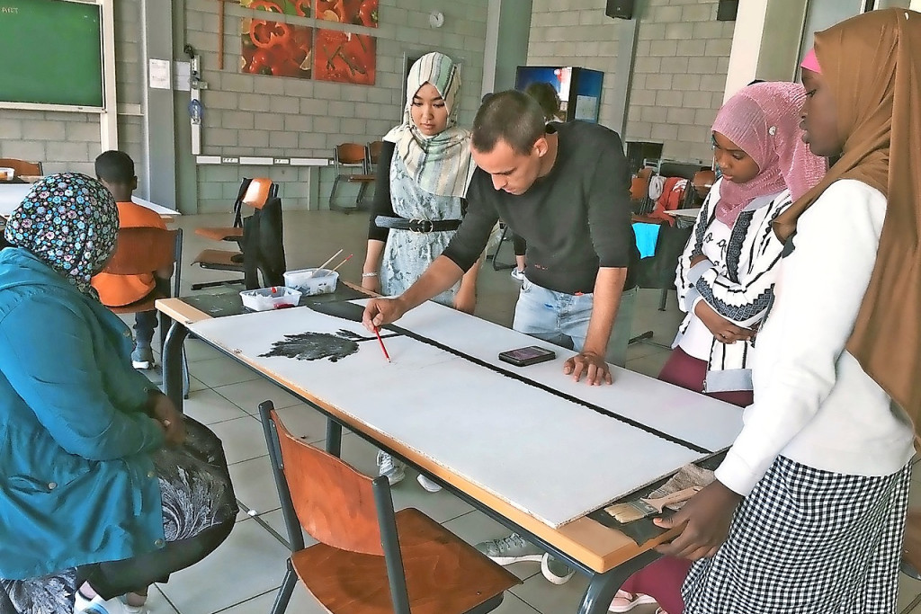Met crea-activiteiten leren anderstalige nieuwkomers vlotter Nederlands. © Groep Intro