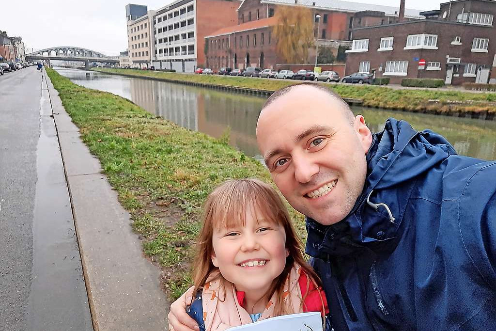 De zevenjarige Janne Gordts legde samen met haar vader de zoektocht af. © Stef Gordts