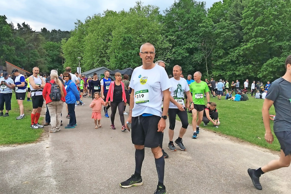 Norbertijn Eric Seghers staat fit en monter aan de start van de Abdijentocht. © Ella Peeters
