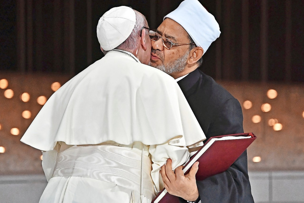 In navolging van Franciscus van Assisi ontmoette paus Franciscus dit jaar de Egyptische imam al-Tayed. © Vincenzo Pinto