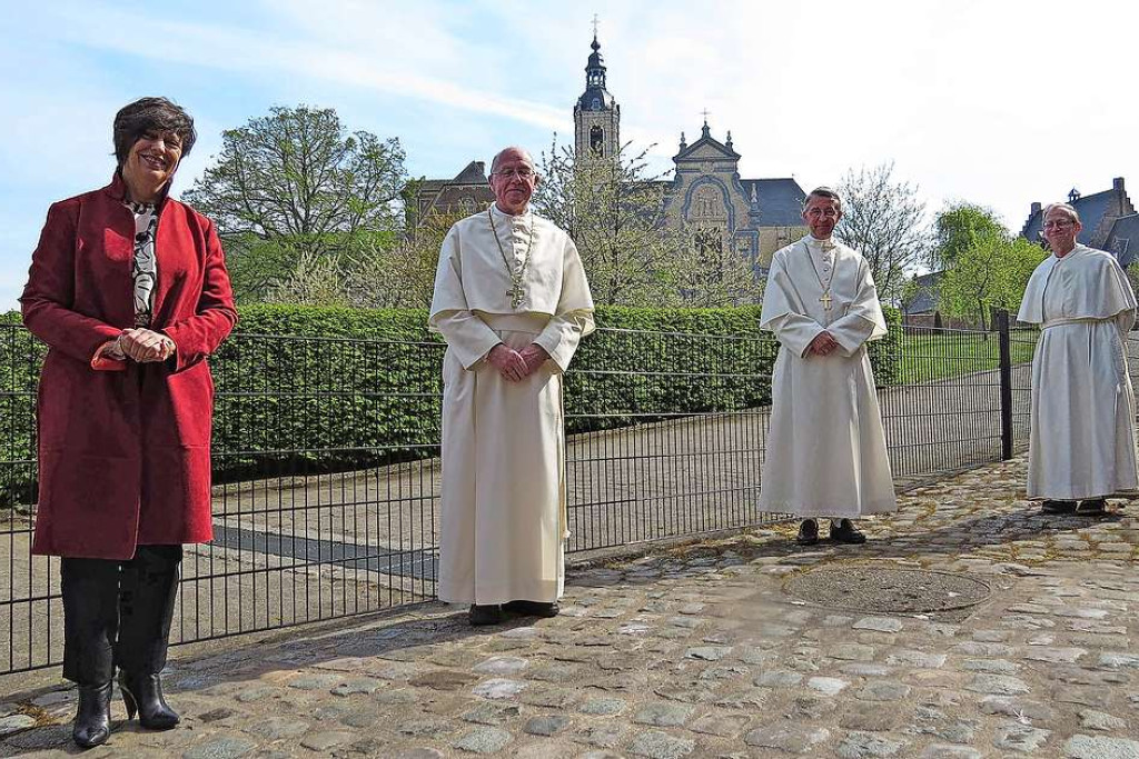 De abten Jeroen De Cuyper en Marc Fierens en historicus Herman Janssens. © Provincie Antwerpen