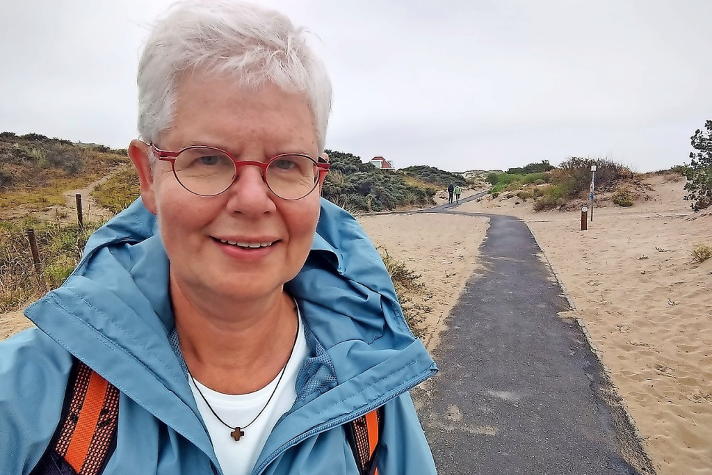 Zuster Mieke Kerkchof wandelde deze zomer van Blankenberge naar De Panne. © Mieke Kerckhof