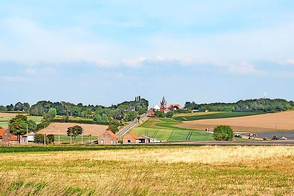 Ondanks de vervoersarmoede heeft een grensdorp als Nieuwkerke ook charmes. © Marijke Samyn