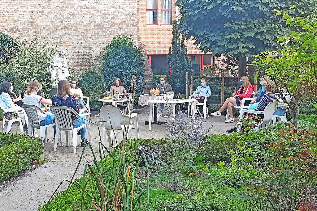 Na de coronalockdown waren de studenten blij elkaar opnieuw te ontmoeten. © Compaz