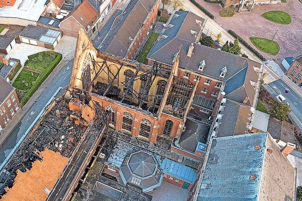 Vooral de kapel van het klooster liep indrukwekkende schade op. © Noël Maes