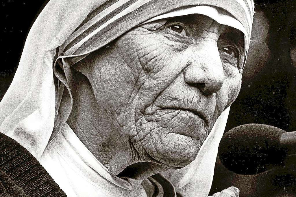 In de geschriften van moeder Teresa zien we een mens van vlees en bloed die worstelt met wat in haar hart gebeurt en probeert om God lief te hebben. © KNA Bild