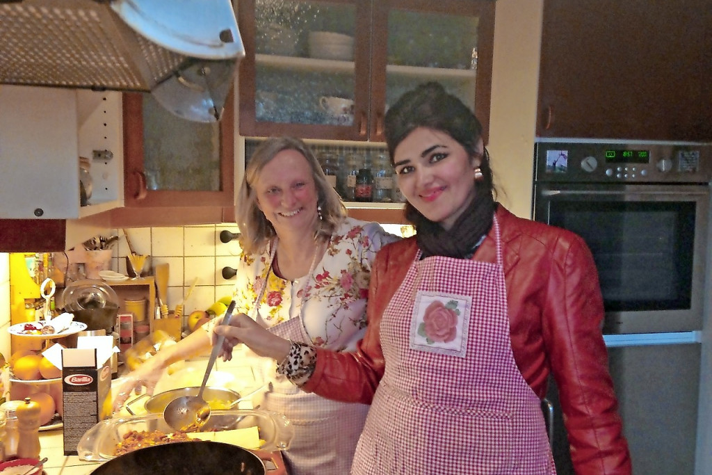 Monique Buysse (links): „Op Sosans verjaardag maakten we samen lasagne.” © Roland Raes