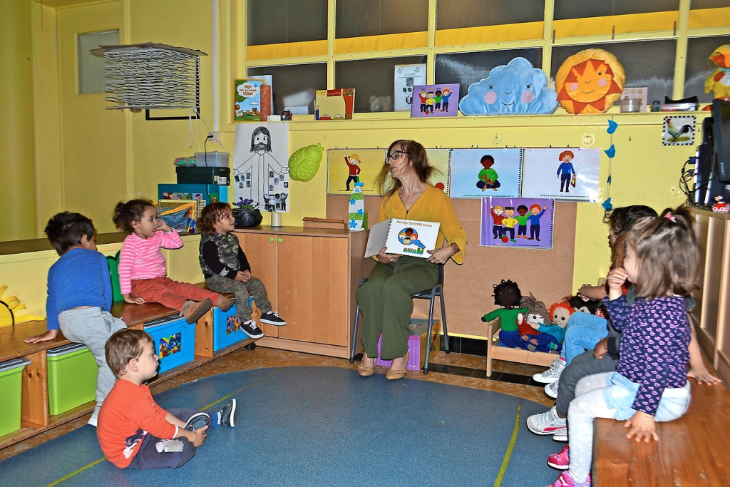 Katie Antjon aan de slag met De klas van Immi. © Bertrand Goethals