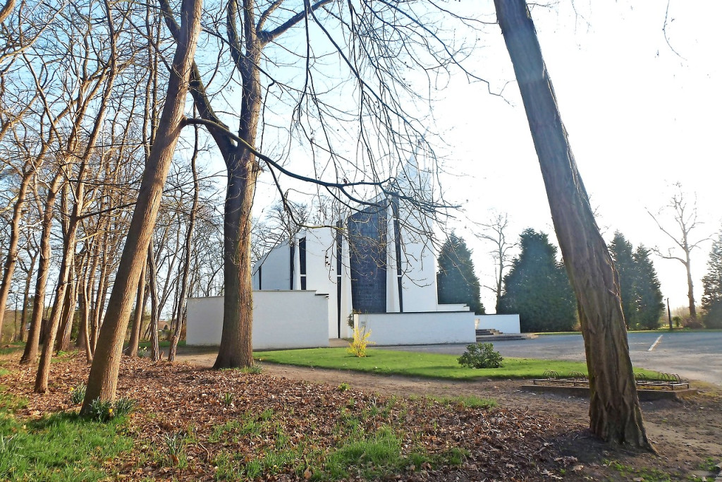 De Pius X-kapel fungeerde als decor voor de marathonviering. © Parochie Sint-Martinus Moerzeke