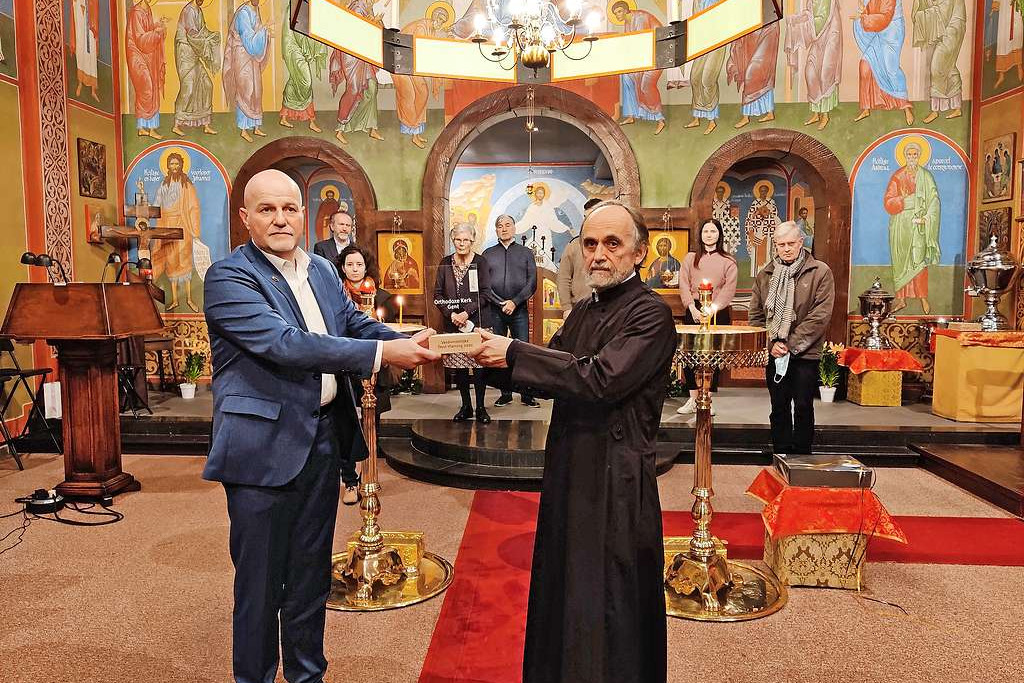 Hoewel de orthodoxe parochie vijftien nationaliteiten verbindt, is de voertaal er het Nederlands. © Provincie Oost-Vlaanderen