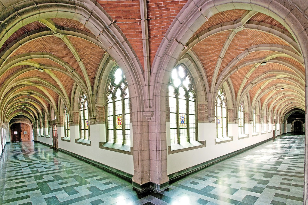 Voor een keer verwelkomt de pandgang van de abdij bezoekers. © Stad Dendermonde