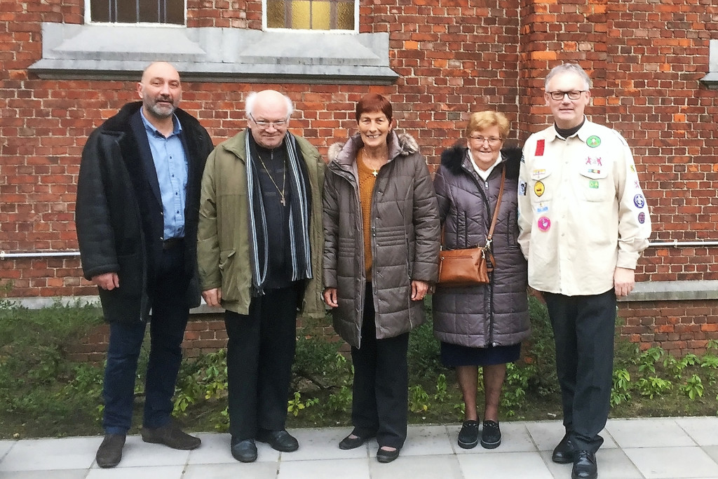 Het team dat voortaan instaat voor het beleid: (v.l.n.r.) Jef Verhaegen, pater Gerard Vander Sanden, Marie-Josée Pipeleers, Francine Celen en pater Werner Fierens.. © Marie-Josée Pipeleers