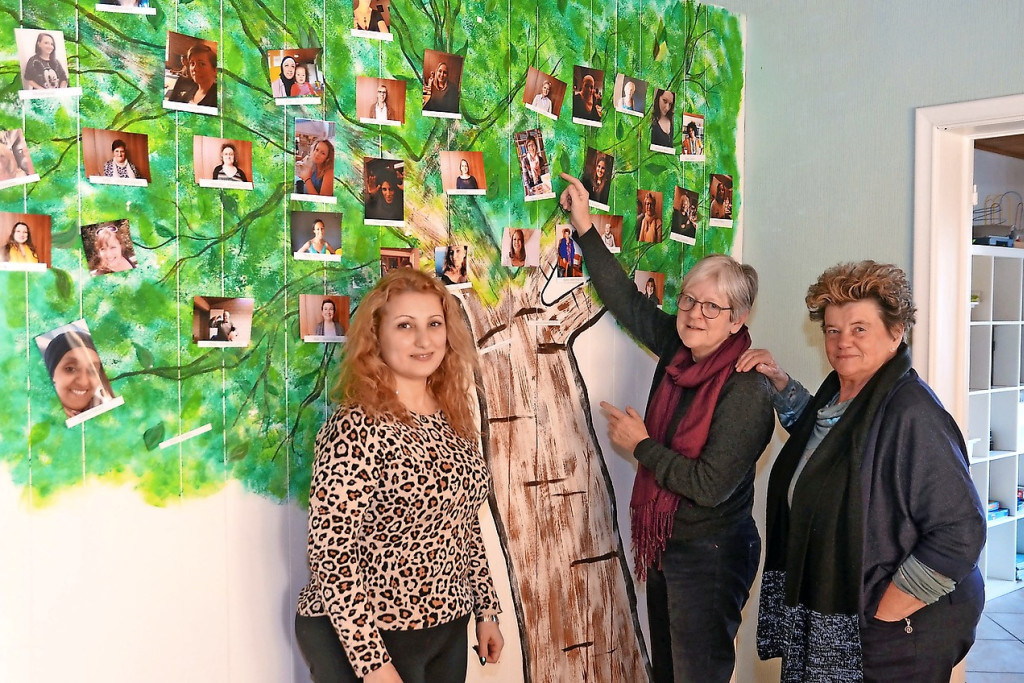 Van links: Medya Khesho, Christa Haesevoets en Agnes Vanstraelen van Domo. © Tony Dupont