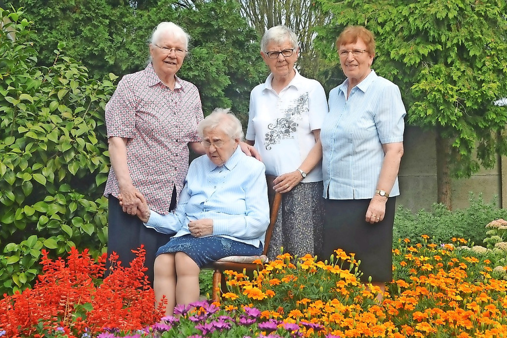 De congregatie bestaat 250 jaar, een reden om deze zusters in de bloemen te zetten. © Tony Dupont