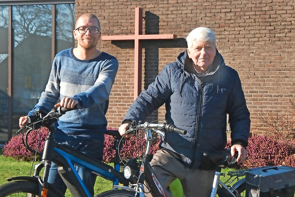 Johan Van de Beek (links) en priester Eddy Ghijsens vormen een tandem in de pastorale eenheid Sint-Vincentius. © Tony Dupont