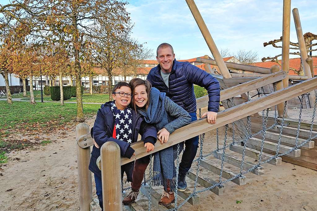 Maarten Thonissen (rechts) en Lise Pieck (midden): „Kinderen verleggen vaak hun grenzen op een speelse manier. © vzw Step