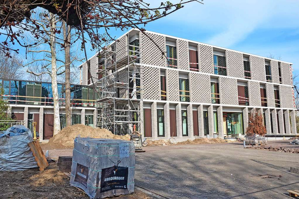 Half april werd de laatste hand gelegd aan het nieuwe gebouw. © Tony Dupont