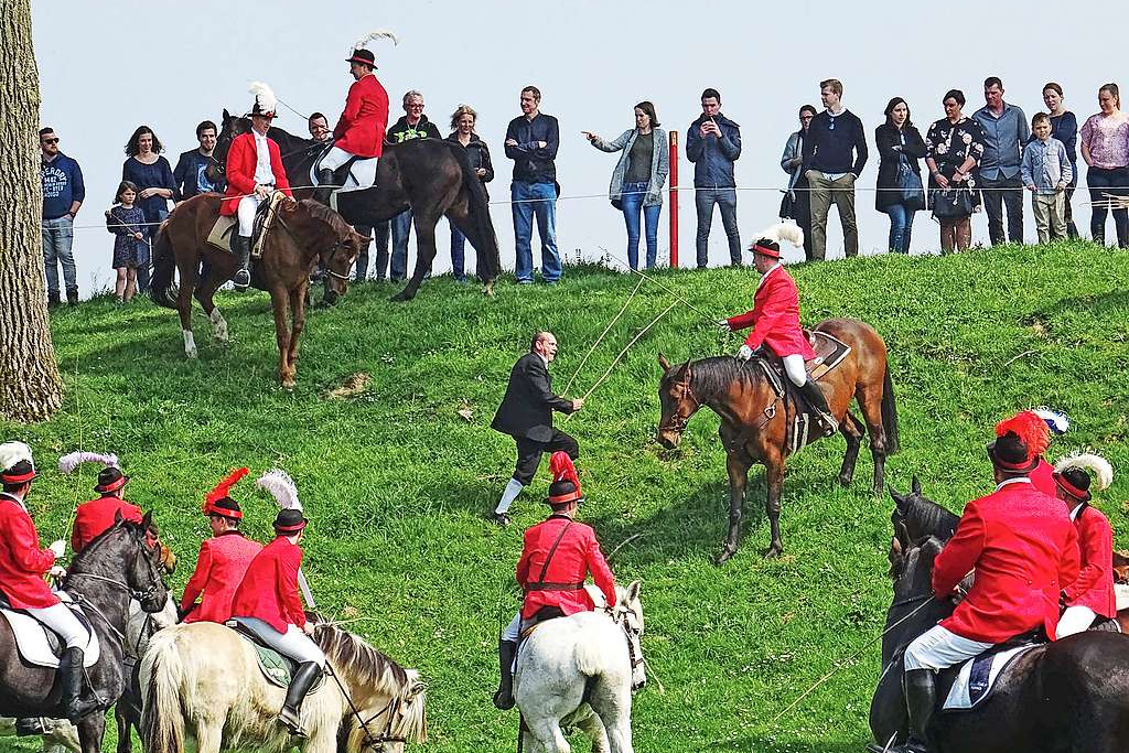 Tijdens het martelaarsspel vallen er soms wel eens rake klappen. © Jean Loyens