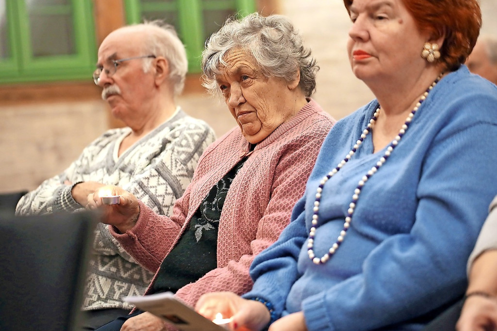 Naarmate dementie zich doorzet, worden woorden almaar minder en rituelen almaar meer belangrijk. © KNA-Bild