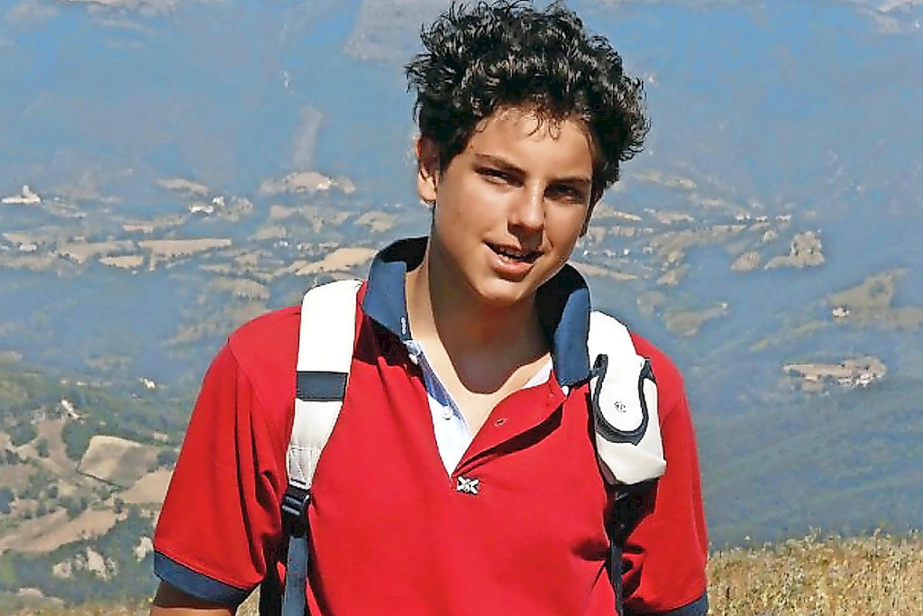 De op vijftienjarige leeftijd overleden Carlo Acutis wordt binnenkort zalig. Hij bracht zijn ouders tot geloof. © Belga Image