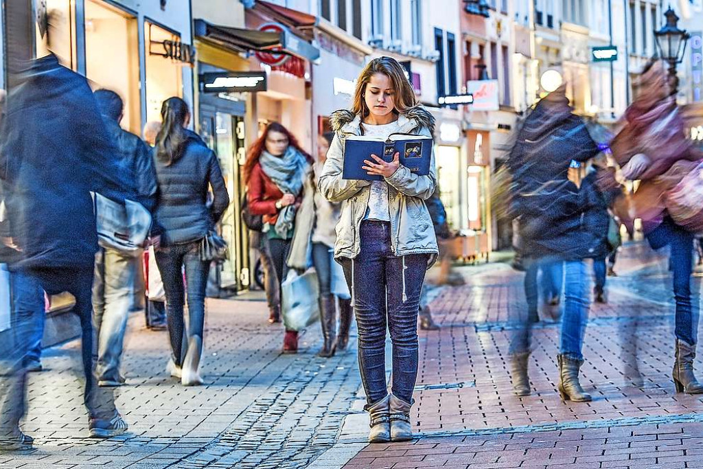Diverse gebedsmethoden helpen gelovigen om de Bijbel, het Woord van God, toe te passen op hun dagelijkse leven. © KNA-Bild