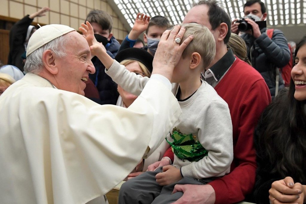 Paus Franciscus tijdens de algemene audiëntie van woensdag 2 maart 2022