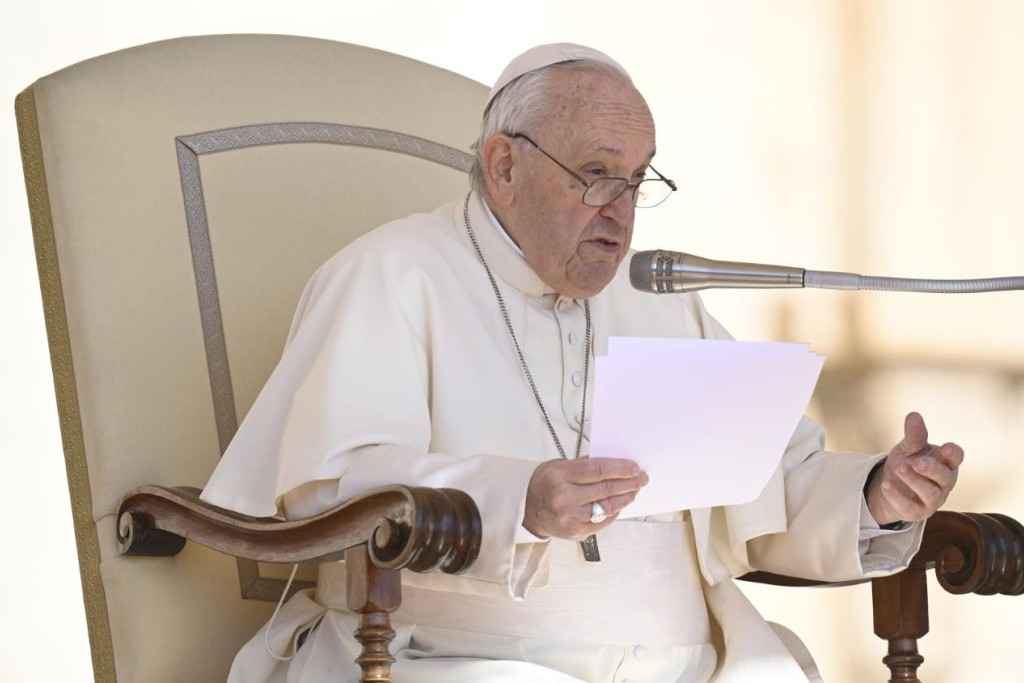 Paus Franciscus tijdens de algemene audiëntie van woensdag 27 april 2022