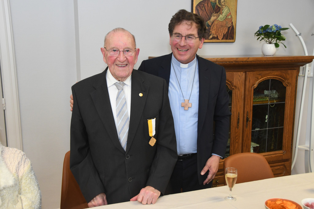 Kerkbaljuw Roger Verleden kreeg een pauselijke onderscheiding