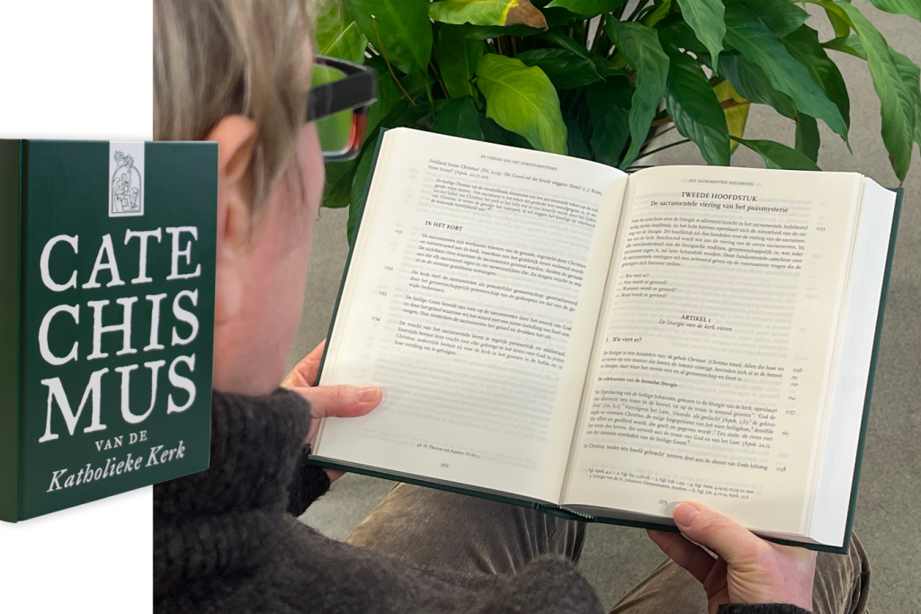 De ‘Catechismus van de Katholieke Kerk’ is in januari Boek van de Maand. Wie het bestelt via www.halewijn.info, krijgt 10% korting en betaalt slechts €40,50 in plaats van €44,99 (excl. verzending).