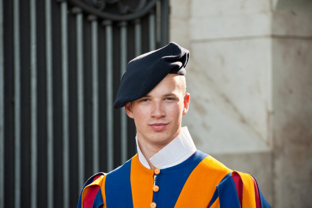 ‘Bij de eerste keer dat de Zwitsers plechtig salueren als je langsloopt, voel je je nog wat onwennig.’