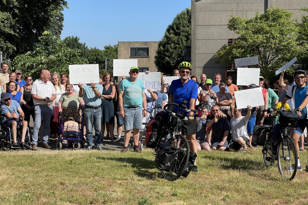 Alain Nauwelaerts fietst naar Compostella met alle bewoners van Mivalti in zijn hart. Alain Nauwelaerts fietst naar Compostella met alle bewoners van Mivalti in zijn hart.