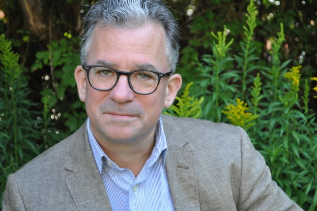 De Britse journalist en pausbiograaf Austen Ivereigh.