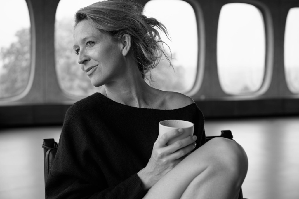 Cath Luyten is het gezicht van een stilte-onderzoek met bijbehorend boek en theater.