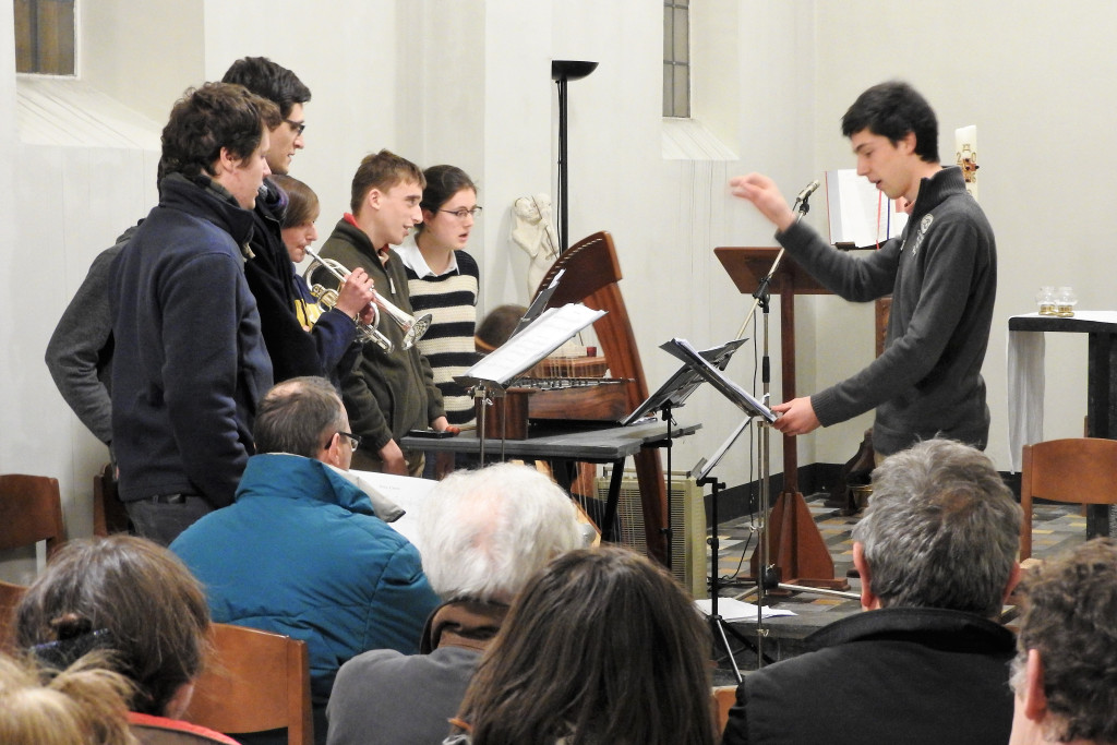 Jongeren uit Haasrode luisterden de lezing met muziek en zang op