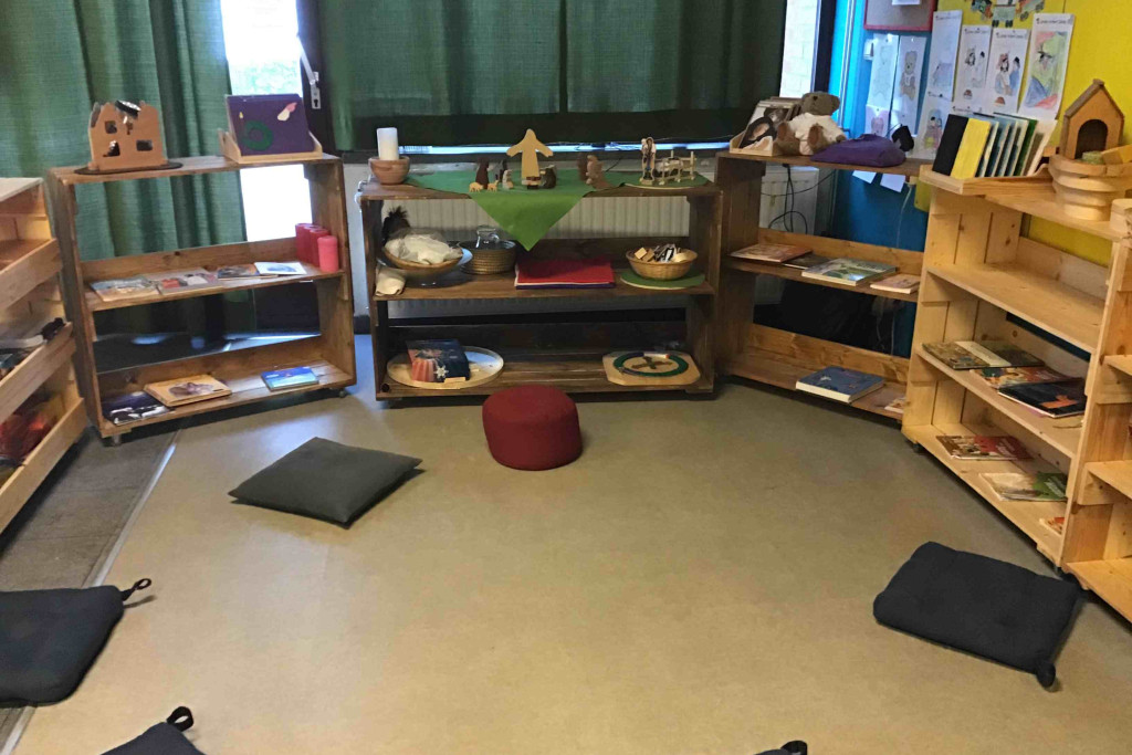 Godly Play ruimte in een klas in basisschool Het Kompas in Sint-Gillis-Waas