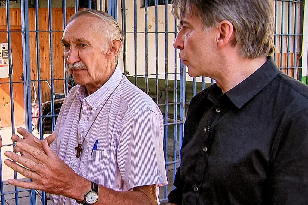 Guido Goossens en Luk Alloo in 'Alloo in de buitenlandse gevangenis'.