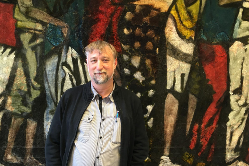 In 'Dit is mijn lichaam' ordent Hans Claus – schilder, dichter en directeur van de gevangenis van Oudenaarde – de kruisweg aan de hand van confronterende schilderijen