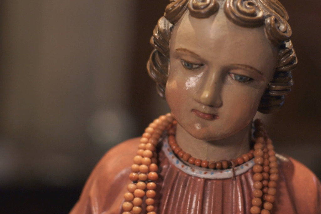 In dit stuk religieus erfgoed, de Jezuspop, zit een hele spirituele evolutie vervat. In dit stuk religieus erfgoed, de Jezuspop, zit een hele spirituele evolutie vervat.