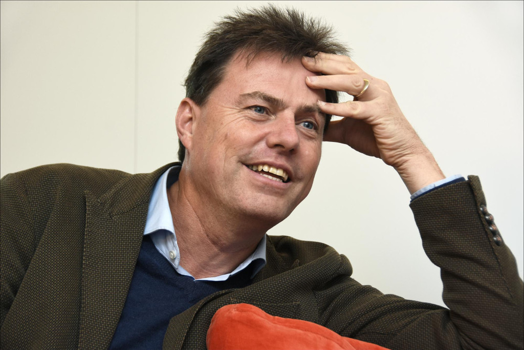 Joost Callens, CEO Durabrik, engageert zich voor Silence for Peace, een stilte-evenement in de publieke ruimte. Joost Callens, CEO Durabrik, engageert zich voor Silence for Peace, een stilte-evenement in de publieke ruimte.