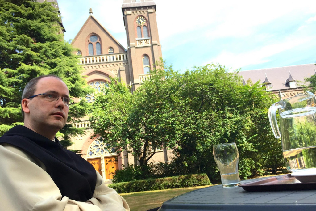 Kris Oelbrandt, Vlaamse componist en trappist in het Nederlandse Koningshoeven. Kris Oelbrandt, Vlaamse componist en trappist in het Nederlandse Koningshoeven.